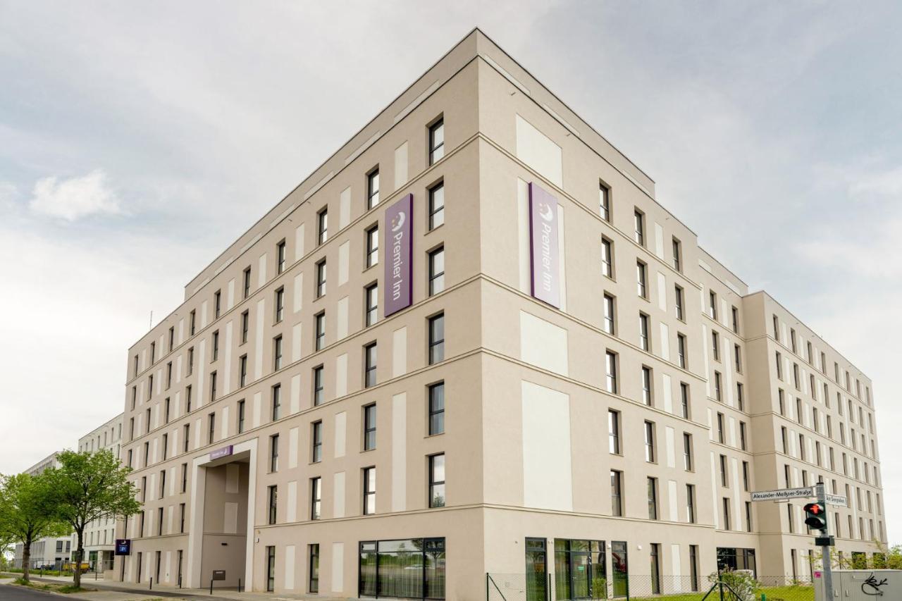 Premier Inn Berlin Airport Exteriör bild
