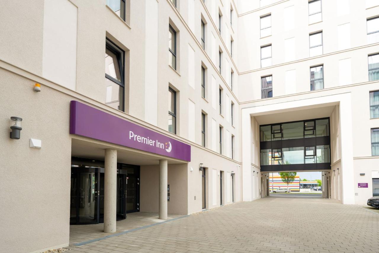 Premier Inn Berlin Airport Exteriör bild